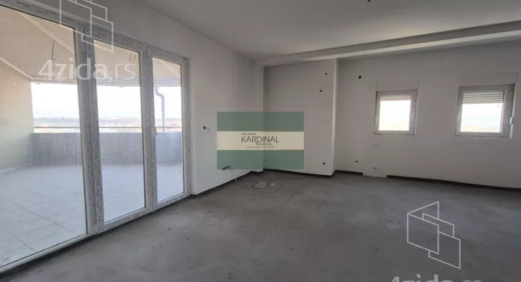 Šestosoban stan | 4zida