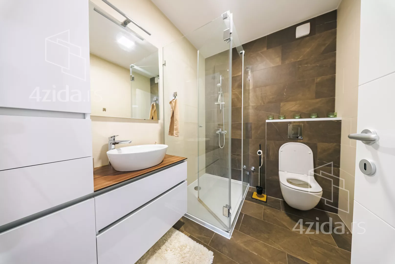 Petosoban stan | 4zida