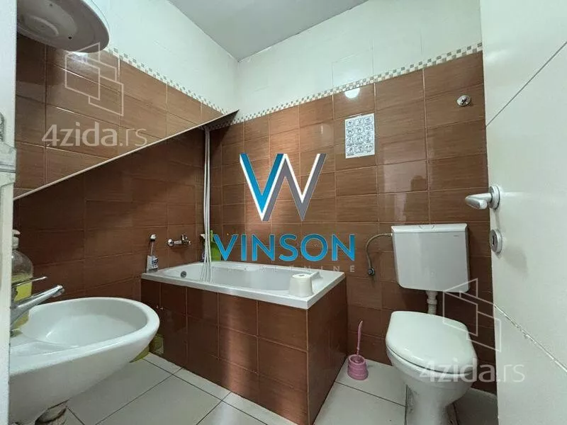 Četvoroiposoban stan | 4zida