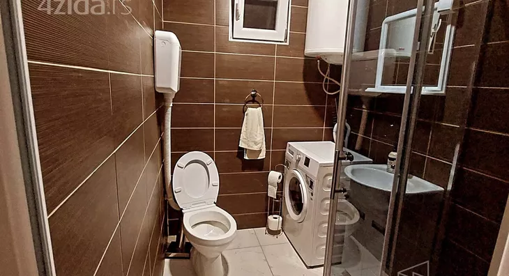 5-etažna kuća | 4zida