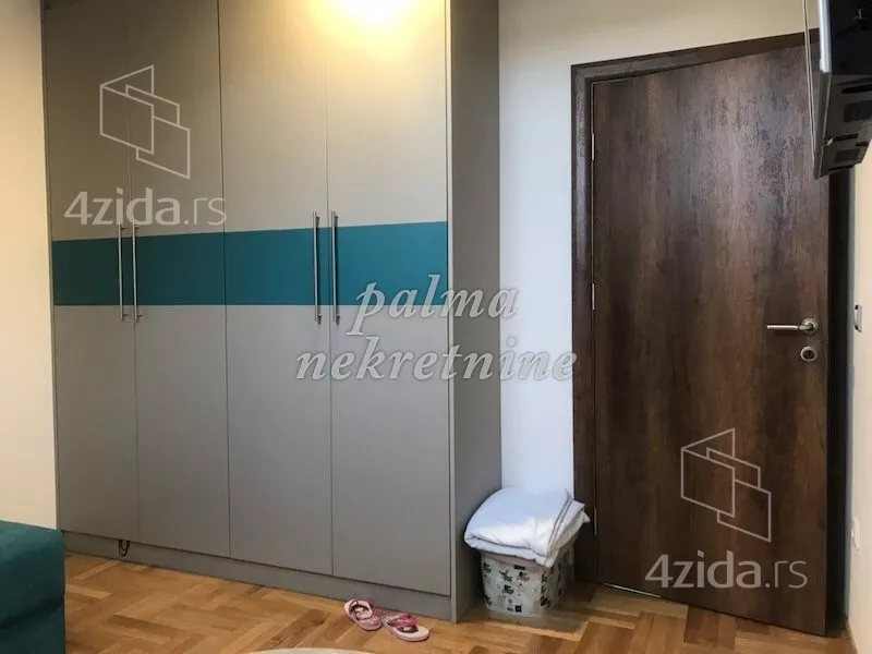 Petosoban stan | 4zida