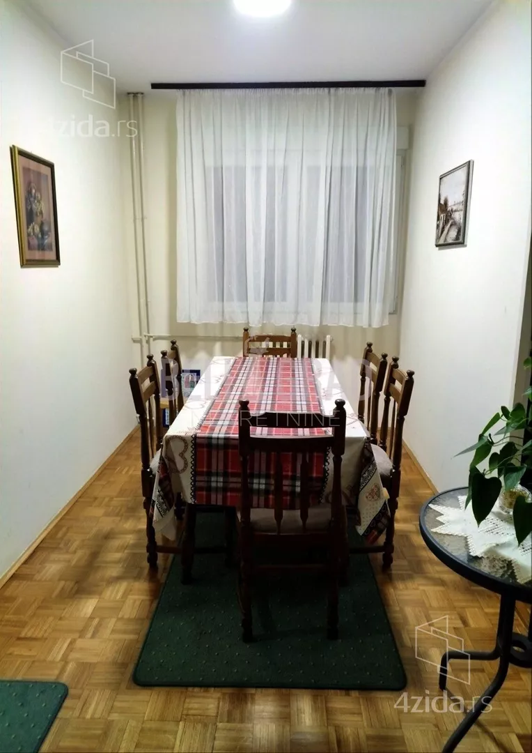 Troiposoban stan | 4zida