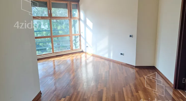 5-etažna kuća | 4zida