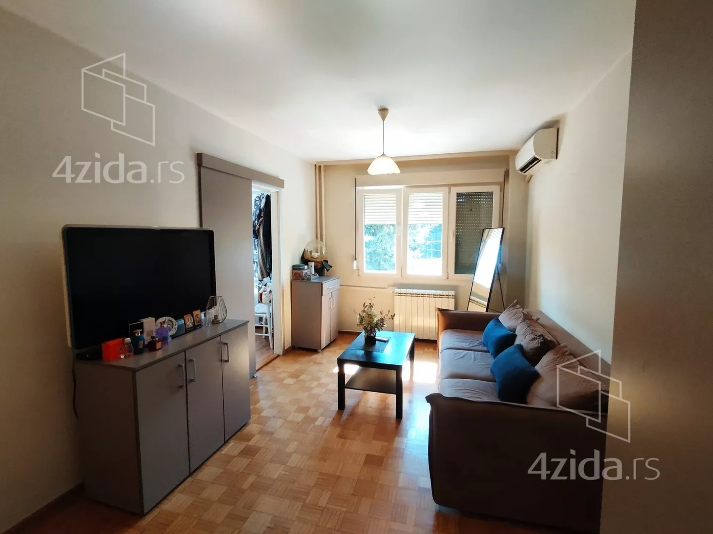 Jednoiposoban stan | 4zida