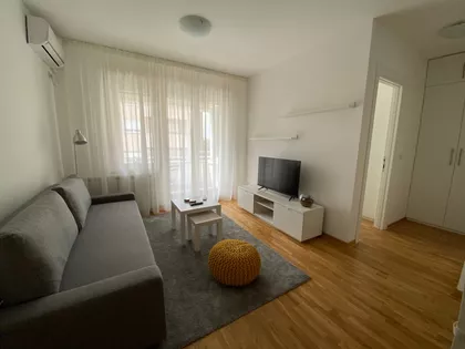Voje Veljkovića 15 | 4zida.rs