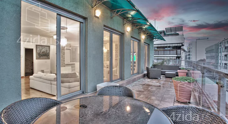 Petosoban stan | 4zida