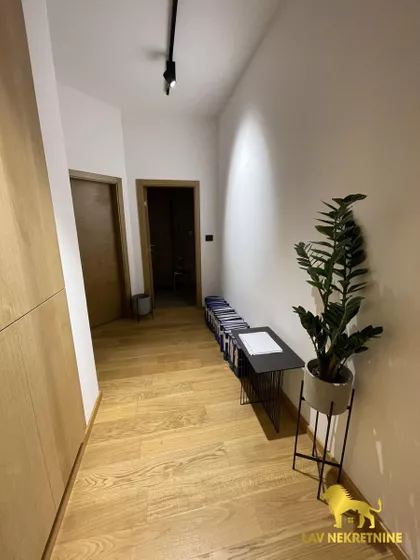 MAKSIMA GORKOG | 4zida.rs