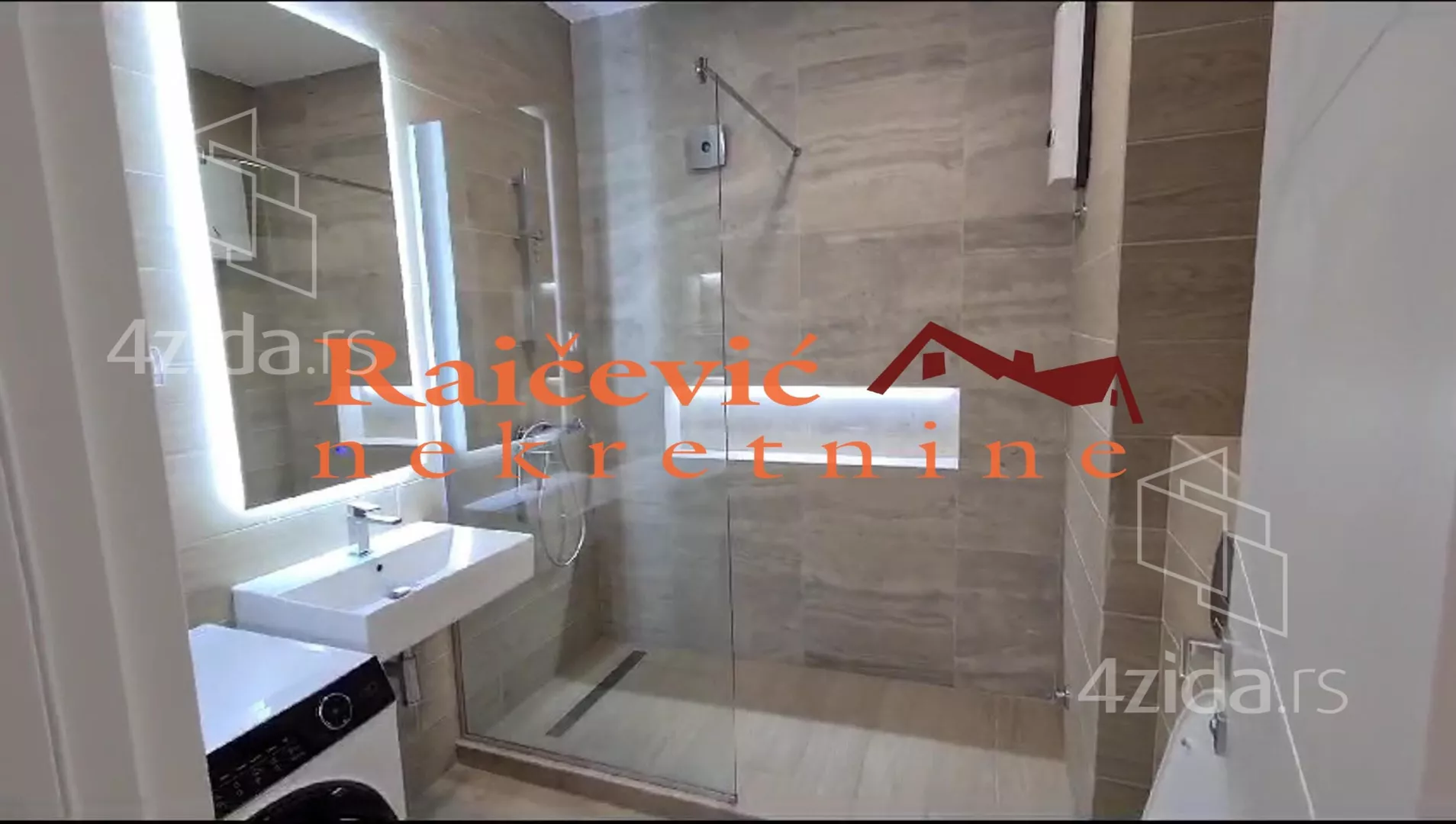 Šestosoban stan | 4zida