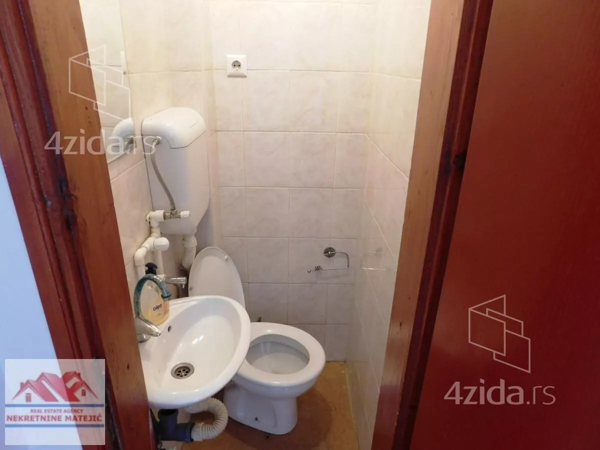 Lokal | 4zida