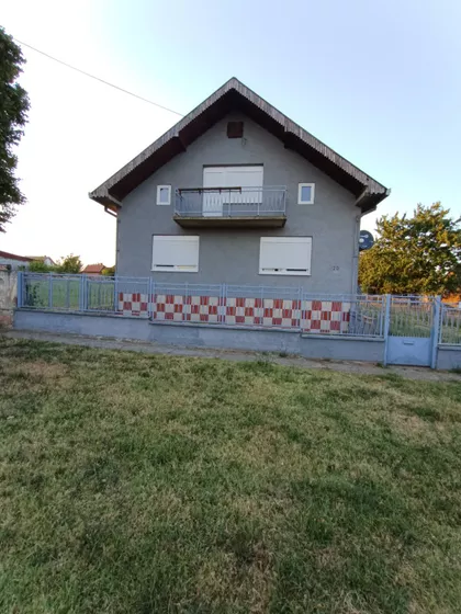 Veljka Vlahovića 20 | 4zida.rs