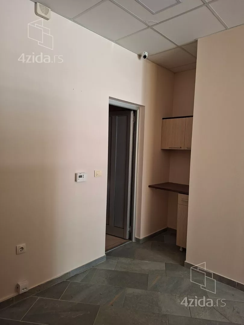 Lokal | 4zida