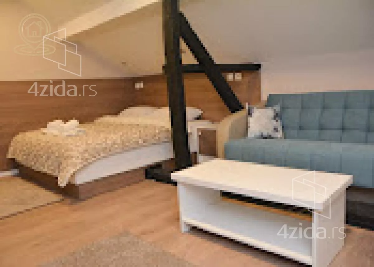 Poslovna zgrada | 4zida