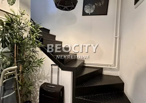 Sedmosoban stan | 4zida