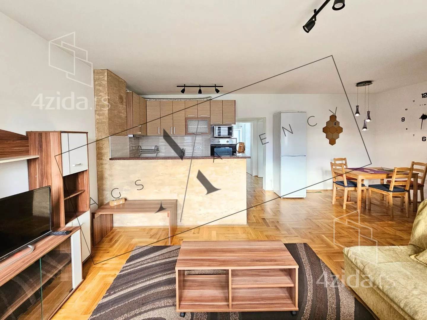 Trosoban stan | 4zida