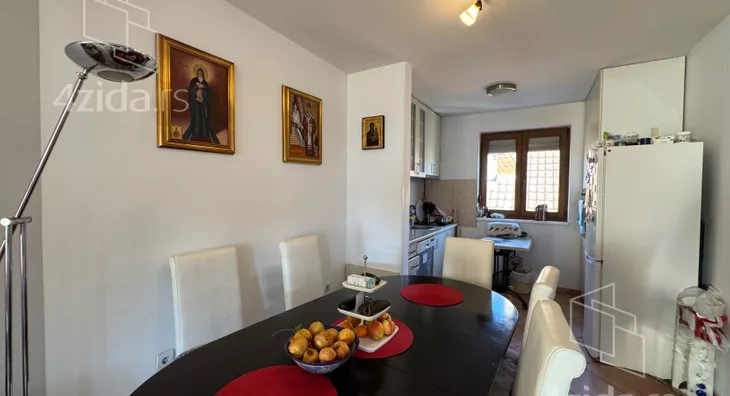 Petoiposoban stan | 4zida