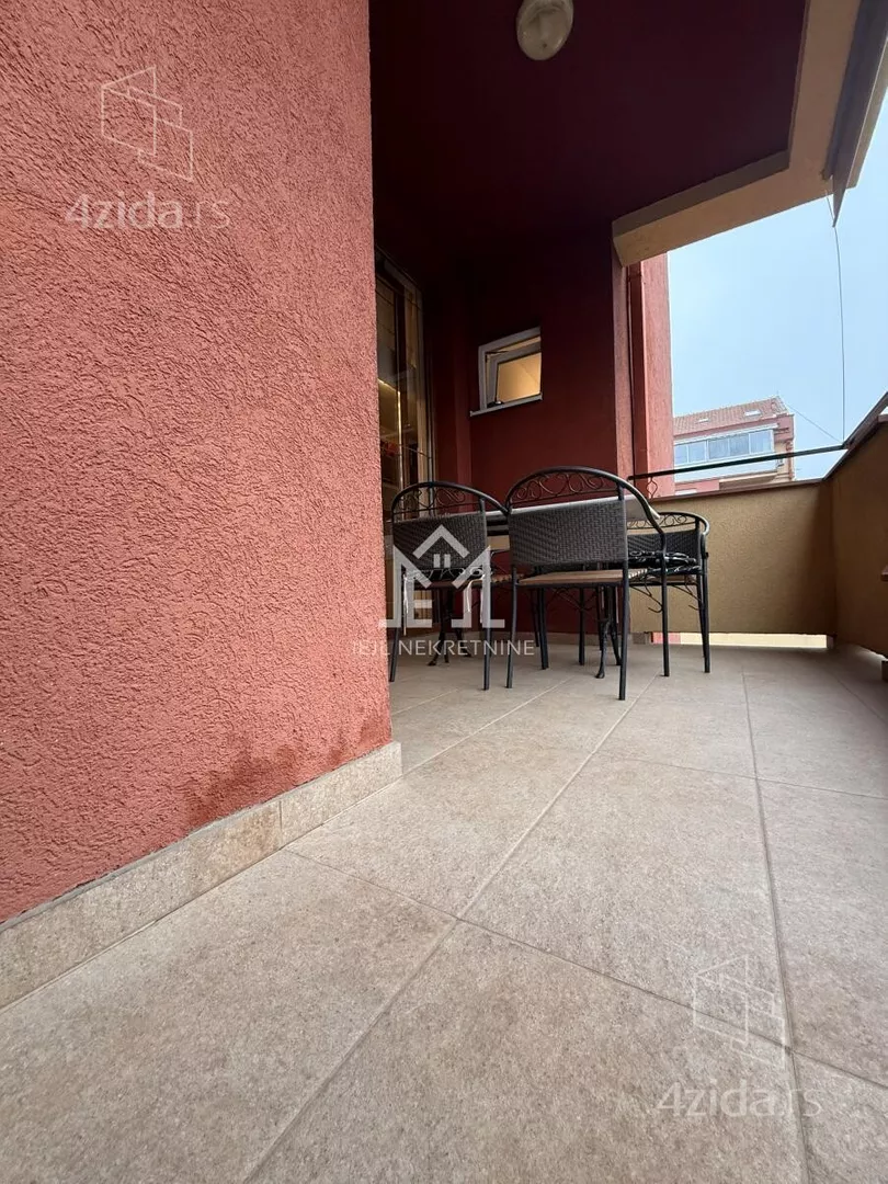 Petosoban stan | 4zida