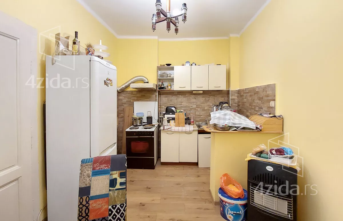 Četvoroiposoban stan | 4zida