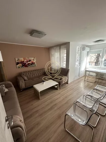 Balzakova | 4zida.rs