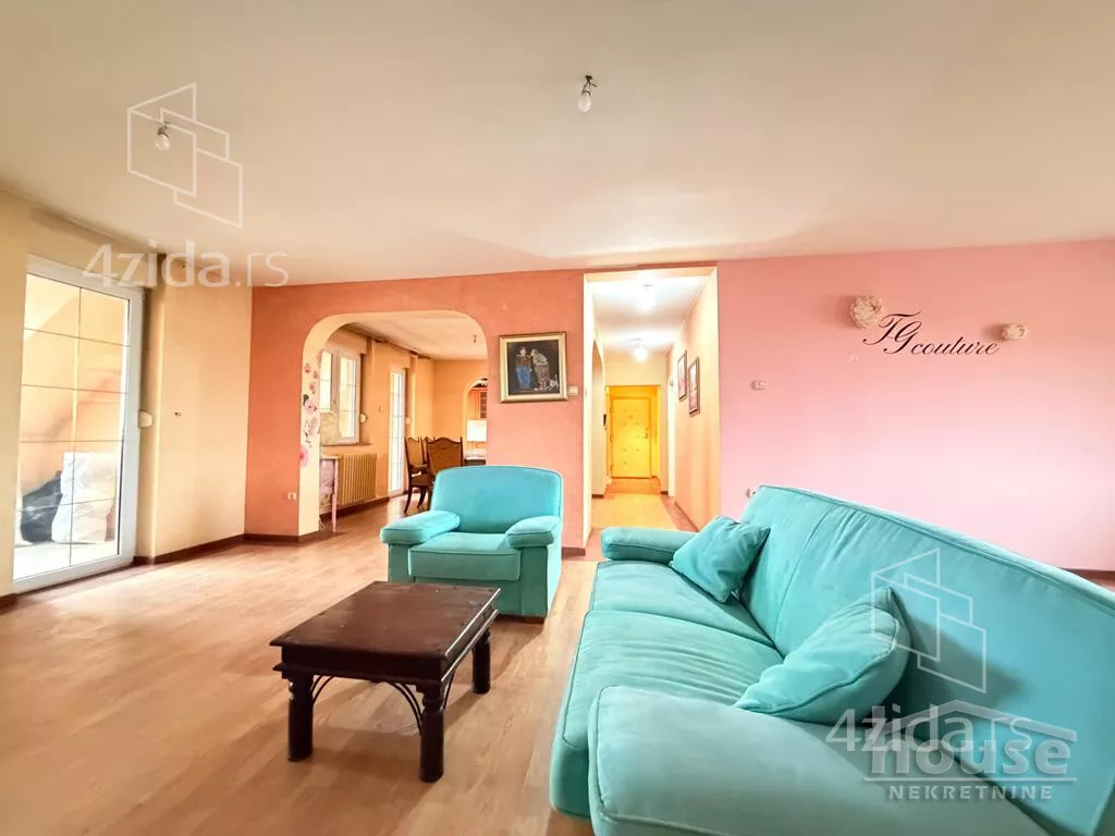 Petosoban stan | 4zida