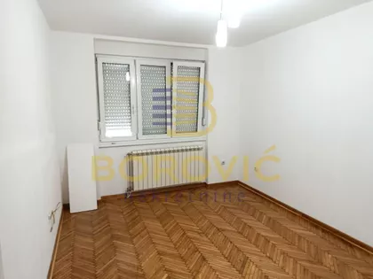 Crveni Krst Vračar | 4zida.rs