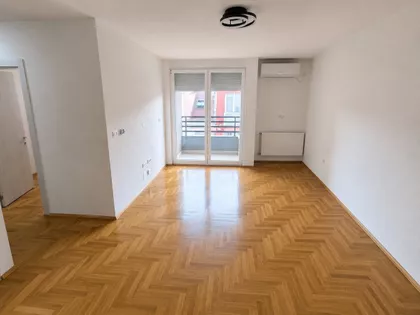 Karađorđeva | 4zida.rs