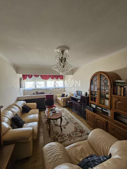 Prvomajska | 4zida.rs