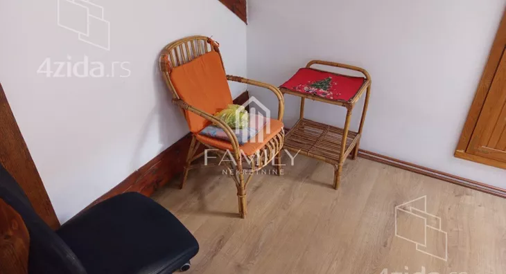 Četvoroiposoban stan | 4zida