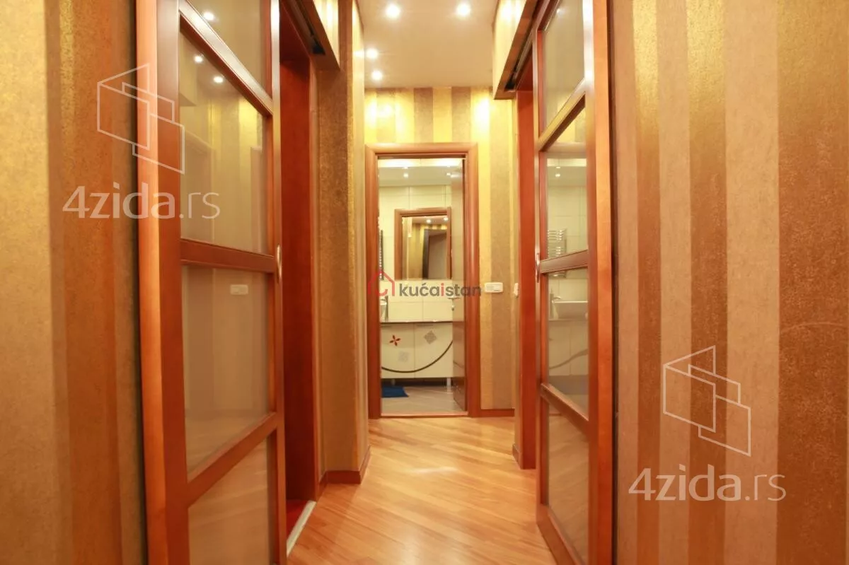 Petosoban stan | 4zida