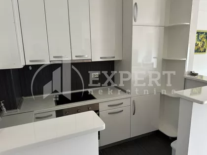 Prvomajska | 4zida.rs