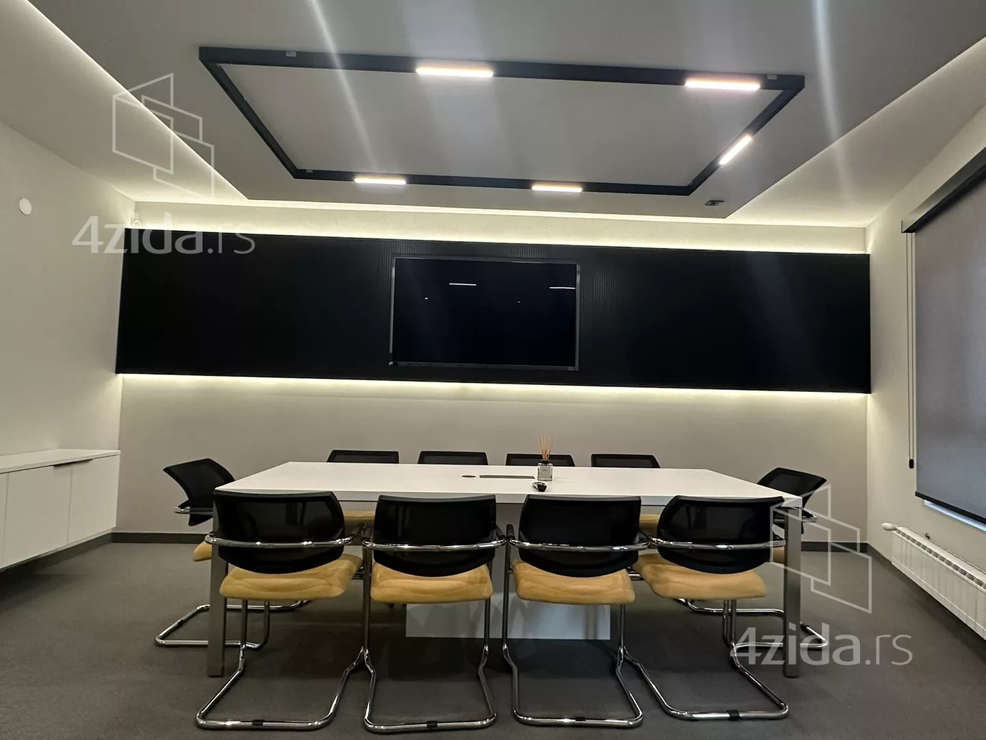 Lokal | 4zida