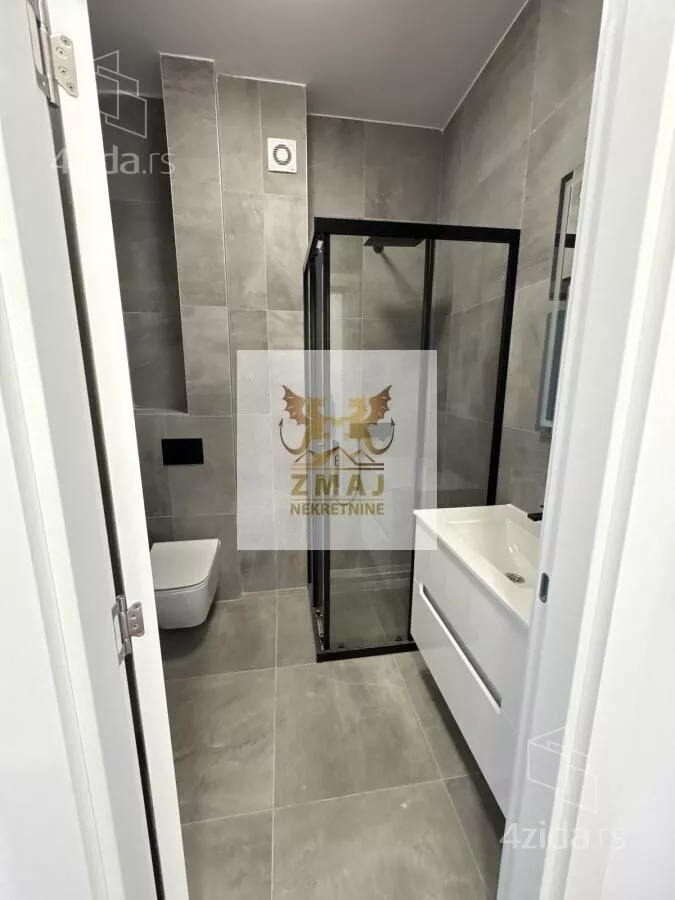 Šestosoban stan | 4zida