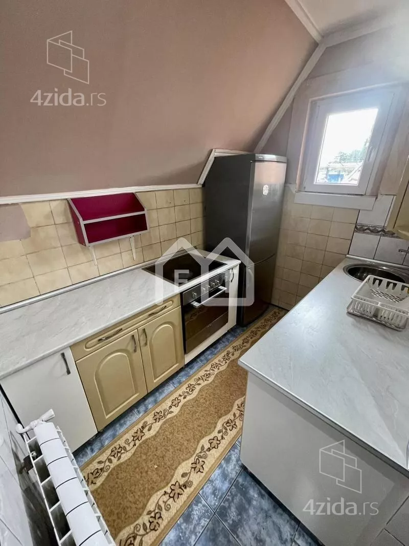 Četvoroiposoban stan | 4zida