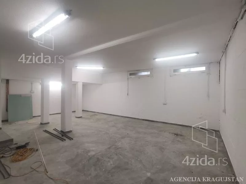 Poslovni prostor | 4zida