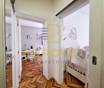 Vukov Spomenik | 4zida.rs