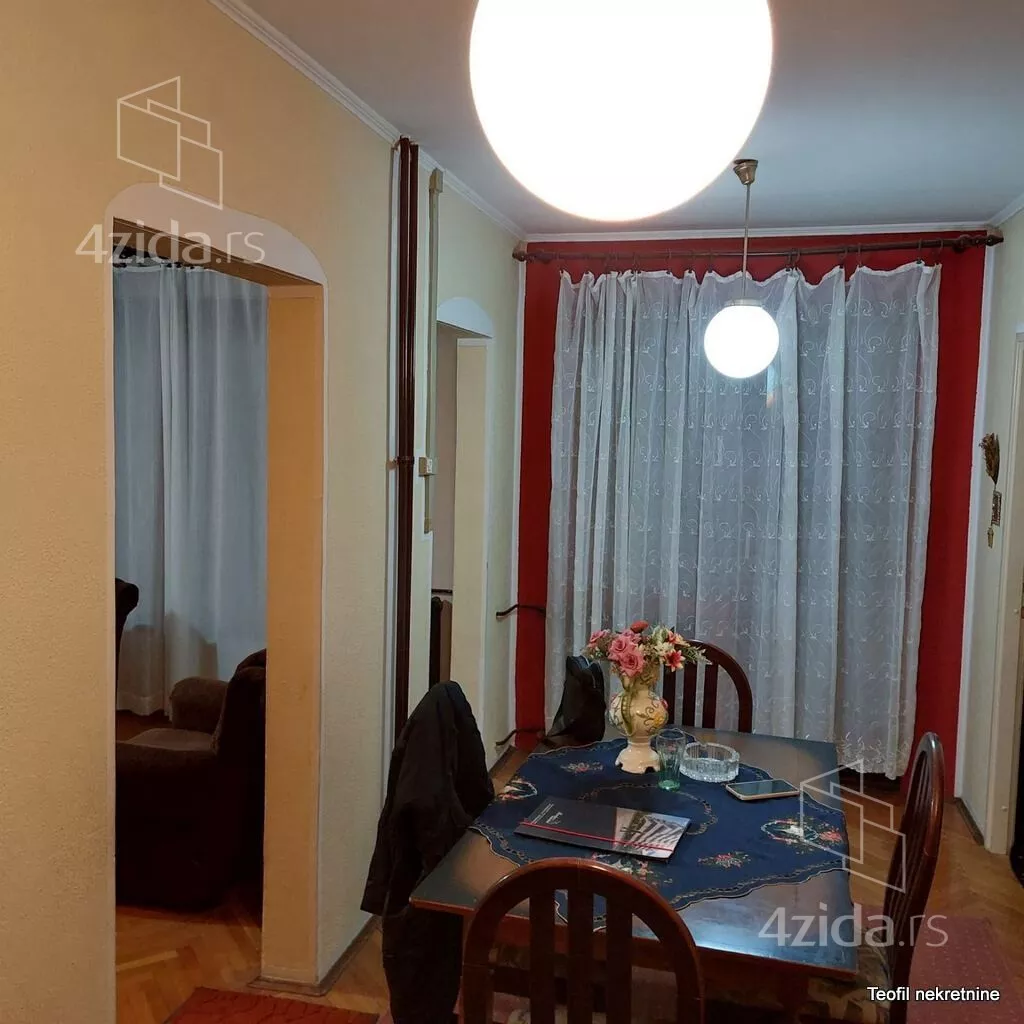 Troiposoban stan | 4zida