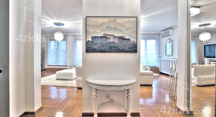 Petosoban stan | 4zida