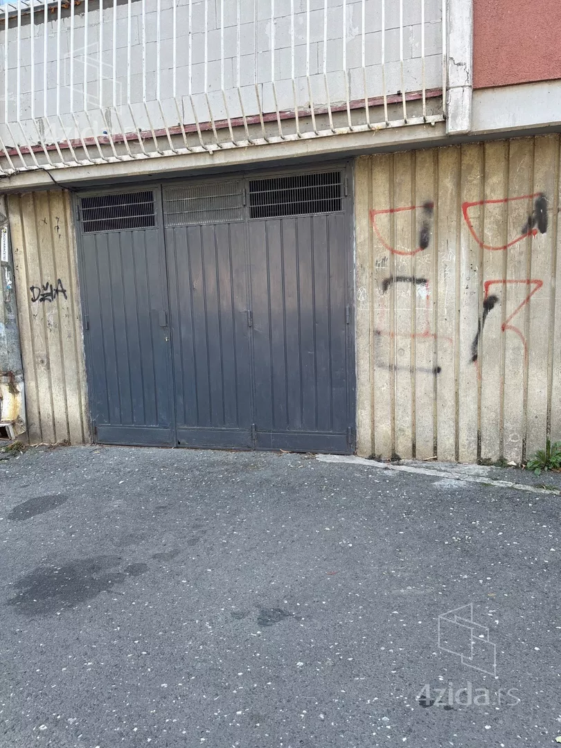 Garaža | 4zida
