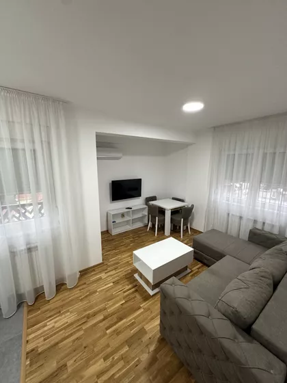 Dolačka 9 | 4zida.rs