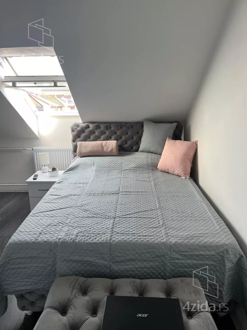 Četvoroiposoban stan | 4zida