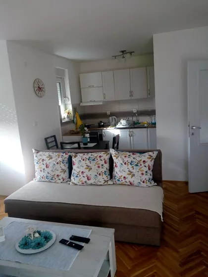Železnička 18 | 4zida.rs