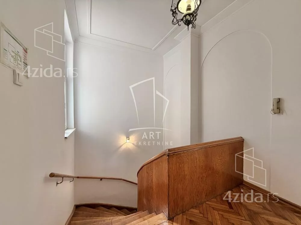 Šestosoban stan | 4zida