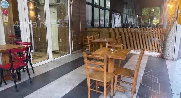 Lokal | 4zida