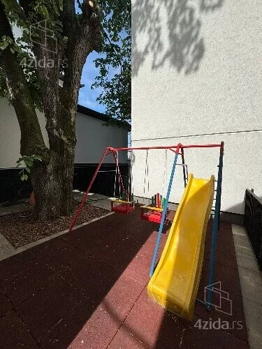Četvoroiposoban stan | 4zida