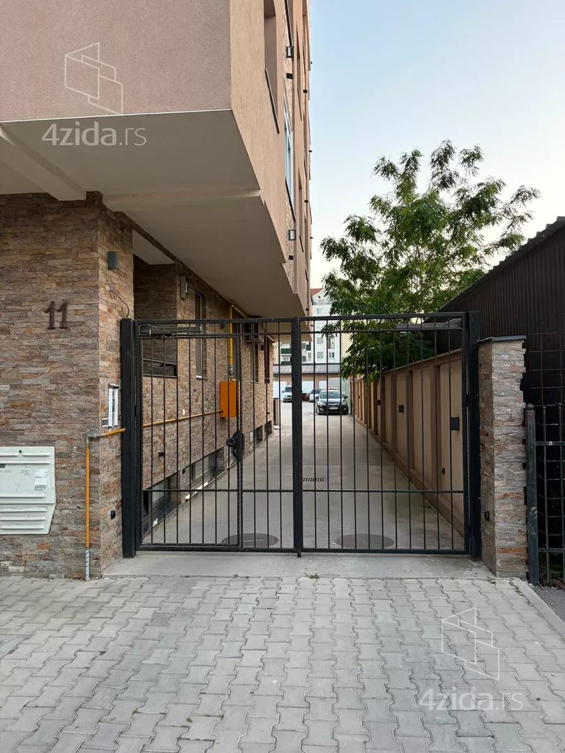 Parking | 4zida