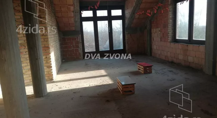 Poslovna zgrada | 4zida