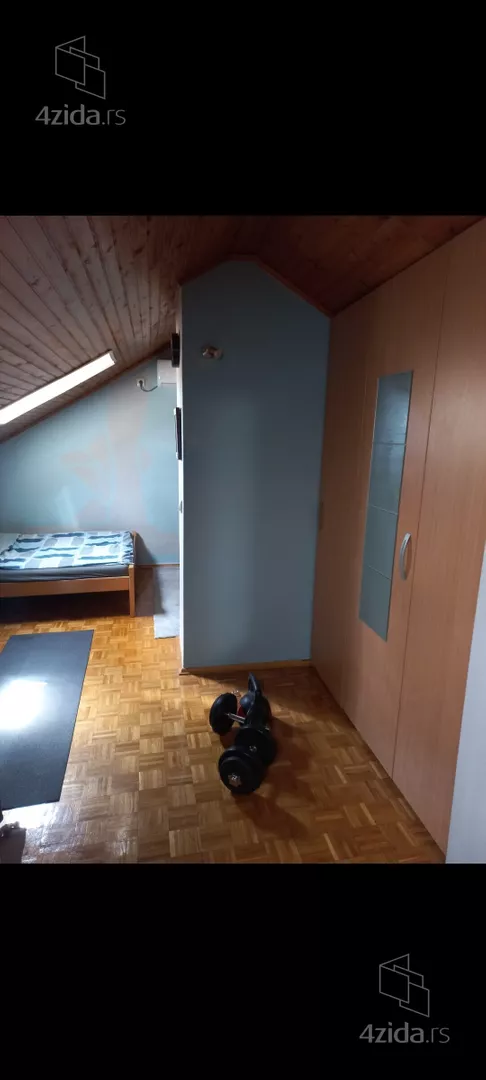 Troiposoban stan | 4zida