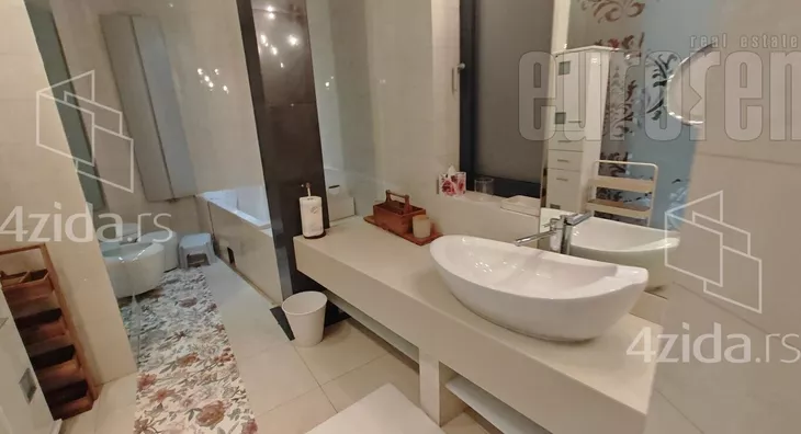 4-etažna kuća | 4zida