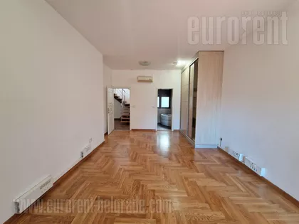 CRVENI KRST | 4zida.rs