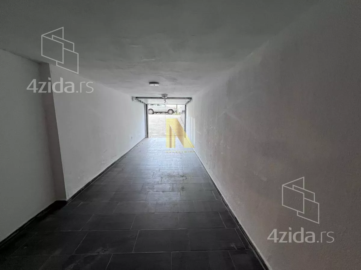 Garaža | 4zida