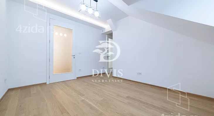 Četvoroiposoban stan | 4zida